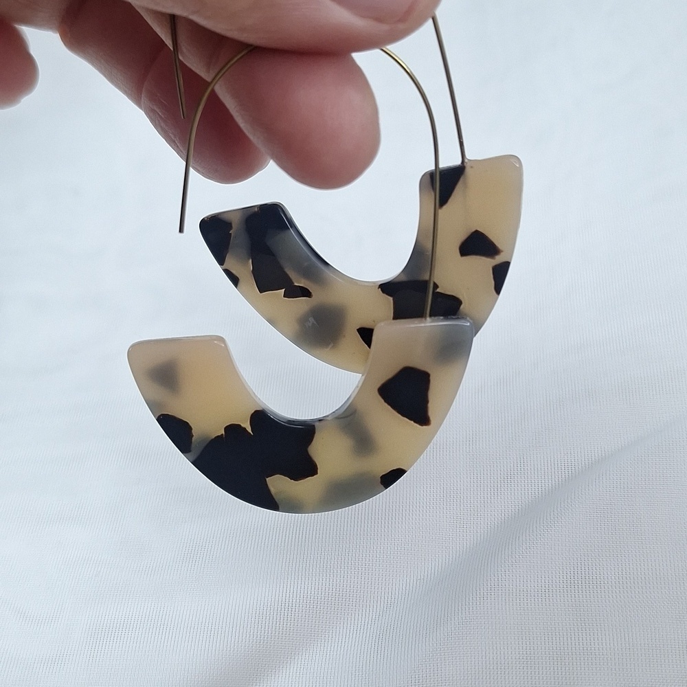 Tortoiseshell Black And Cream Crescent Hoop Earrings - Picture 5 of 5